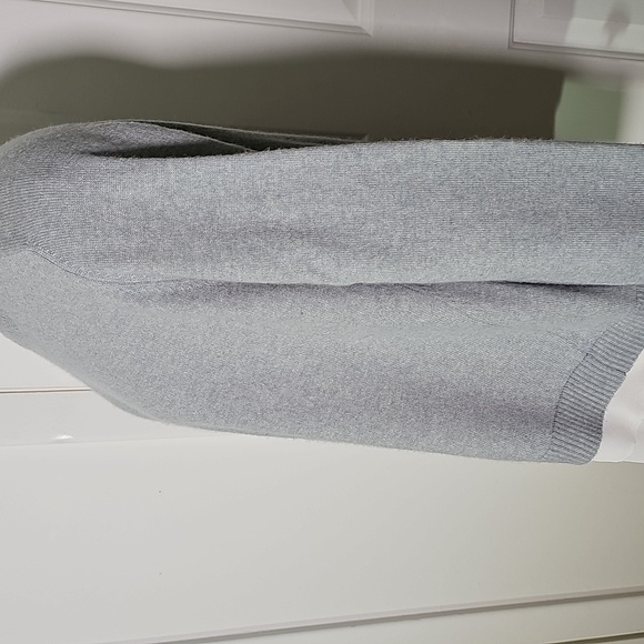 REPEAT SILVER ADITION Gray Women's Cashmere Sweater, with White Trimed Botton M - Picture 5 of 9